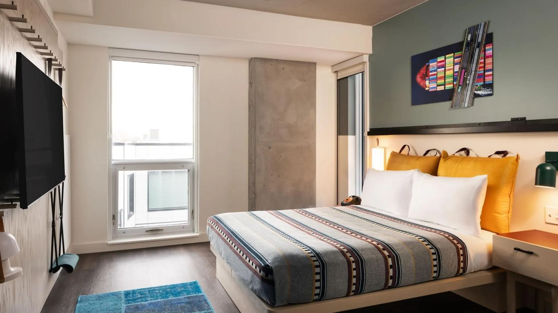فندق Moxy Halifax Downtown 4*,
